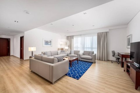 Hotelis dzīvoklis Jumeirah Beach Residence, Dubaijā, AAE 4 istabas, 262 m2 Nr. 643353 - attēls 1