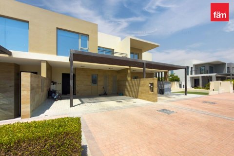 Kaupunkipientalo Dubai, Arabiemiraatit 3 makuuhuonetta, 140 m2 № 721882 - kuva 2