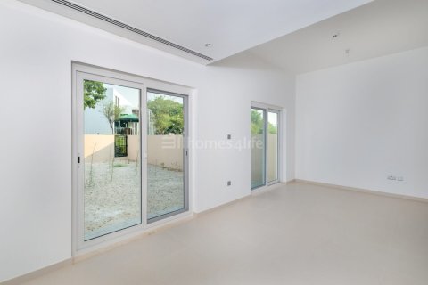 טאונהאוס למכירה ב Dubai Land, Dubai, איחוד האמירויות 3 חדרי שינה, 223 מ"ר, מספר 719680 - תמונה 3