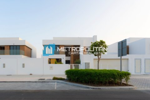 Müüa villa on the Saadiyat Island, Abu Dhabi, AÜE: 4 magamistoaga, 629.4 m² Nr 651764 - pilt 26