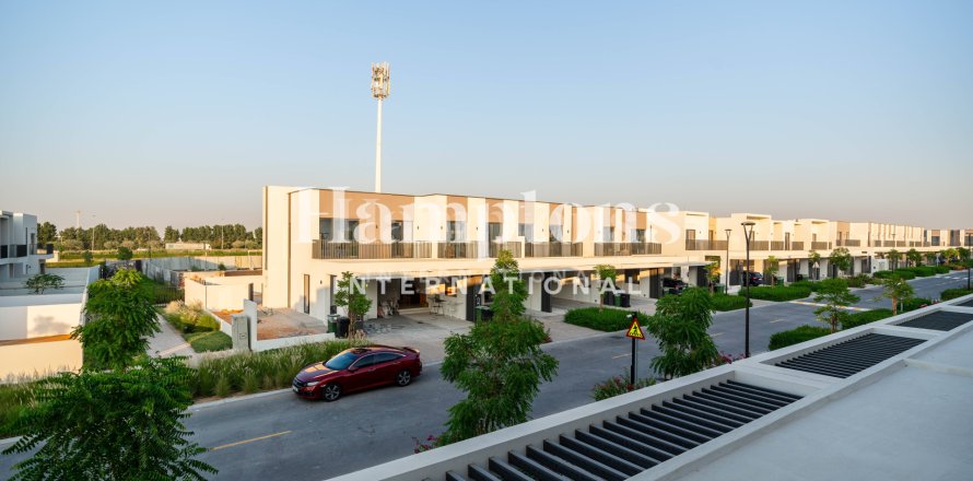 خانه شهری در Dubai South (Dubai World Central)، Dubai ، امارات متحده عربی 3 خوابه ، 147.251 متر مربع.  شماره 651270