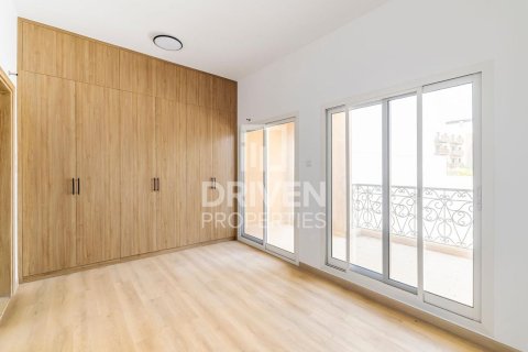 Townhouse de vânzare în Jumeirah Village Circle, Dubai, EAU 4 dormitoare, 376 mp. №653844 - poză 9