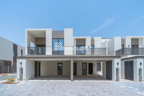 Kaupunkipientalo Tilal Al Ghaf, Dubai, Arabiemiraatit 3 makuuhuonetta, 202 m2 № 712254