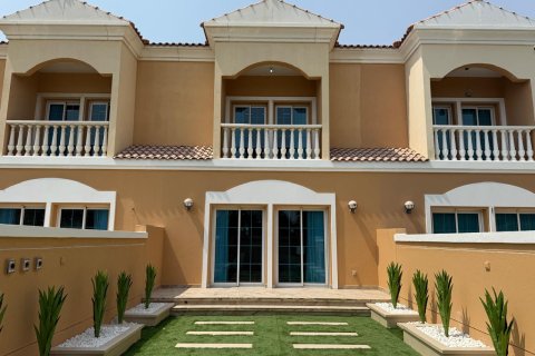 Townhouse til salg i Jumeirah Village Triangle, Dubai, UAE 2 soveværelser, 152 kvm № 705369 - foto 2