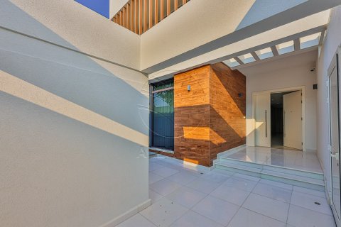 Villa til leje i Yas Island, Abu Dhabi, UAE 5 soveværelser, 674 kvm № 662773 - foto 19