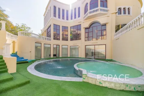 Villa à louer à Emirates Hills, Dubai, EAU 8 chambres, 1486 m2 № 650318 - photo 19