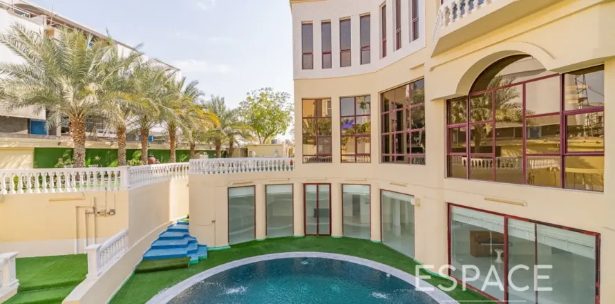 Villa à Emirates Hills, Dubai, EAU: 8 chambres, 1486 m2 № 650318