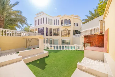 Villa à louer à Emirates Hills, Dubai, EAU 8 chambres, 1486 m2 № 650318 - photo 20