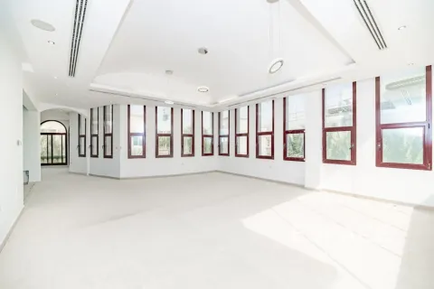 Villa à louer à Emirates Hills, Dubai, EAU 8 chambres, 1486 m2 № 650318 - photo 10