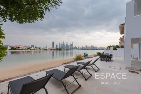 Villa te huur in Palm Jumeirah, Dubai, VAE 4 slaapkamers, 511 vr.m., nr 650320 - foto 16