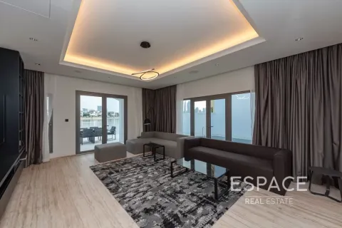 Villa te huur in Palm Jumeirah, Dubai, VAE 4 slaapkamers, 511 vr.m., nr 650320 - foto 2