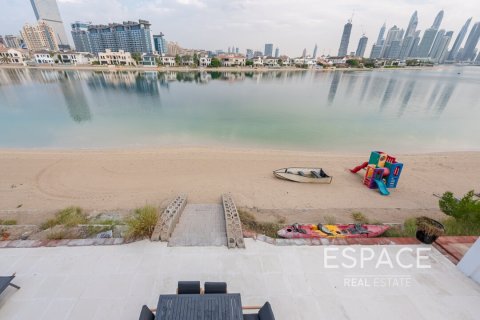 Villa te huur in Palm Jumeirah, Dubai, VAE 4 slaapkamers, 511 vr.m., nr 650320 - foto 17