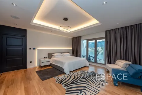 Villa te huur in Palm Jumeirah, Dubai, VAE 4 slaapkamers, 511 vr.m., nr 650320 - foto 8
