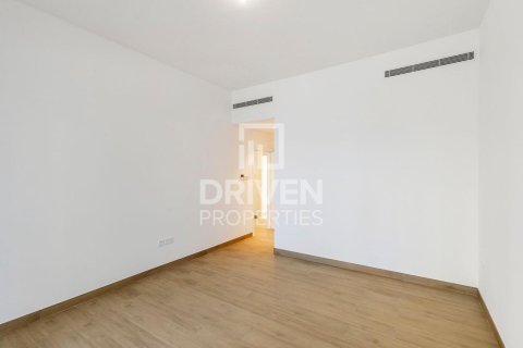 Appartement te koop in Jumeirah, Dubai, VAE 2 slaapkamers, 121.33 vr.m., nr 756167 - foto 11