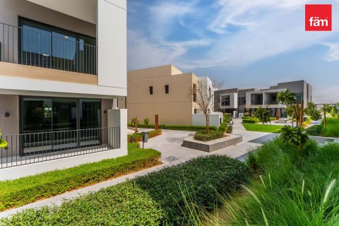 ویلا در Dubai ، امارات متحده عربی 3 خوابه ، 125.1 متر مربع.  شماره 769277