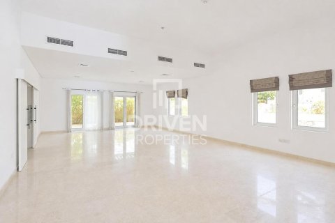 Müüa villa asukohaga The Villa, Dubai, AÜE: 5 magamistoaga, 934.6 m² Nr 761780 - pilt 2