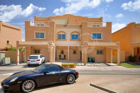 Vila u gradu Al Reef, Abu Dhabi, UAE 2 spavaće sobe, 170.2 m2 Br. 730995 - Slika 3