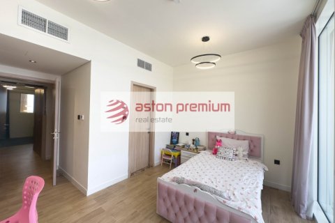 Rukan, Dubai, UAE의 판매용 타운하우스 침실 5개, 248제곱미터 번호 715171 - 사진 23