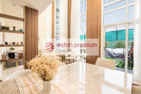 Rukan, Dubai, UAE의 판매용 타운하우스 침실 5개, 248제곱미터 번호 715171 - 사진 10