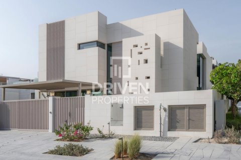 Vila v Jumeirah, Dubai, SAE 5 ložnice, 704.76 m² Č.: 743245 - fotografie 2