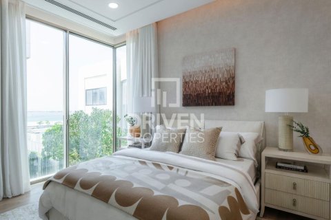 Vila v Jumeirah, Dubai, SAE 5 ložnice, 704.76 m² Č.: 743245 - fotografie 9