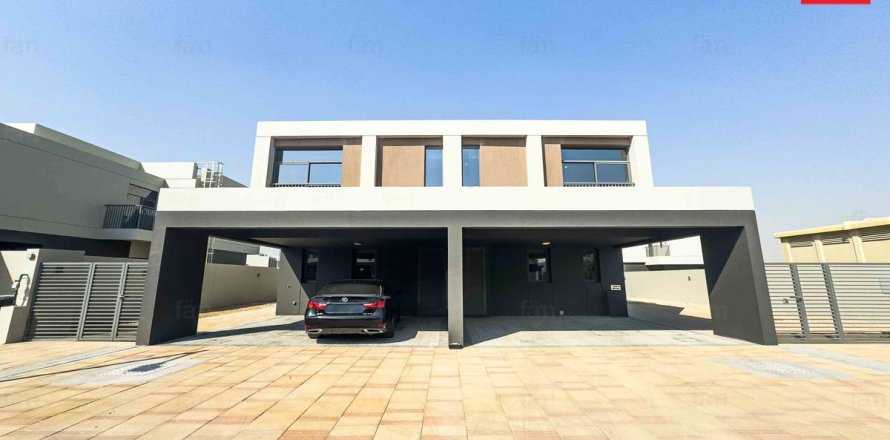 וילה ב Dubai, איחוד האמירויות 3 חדרי שינה, 272.4 מ"ר מספר 702490