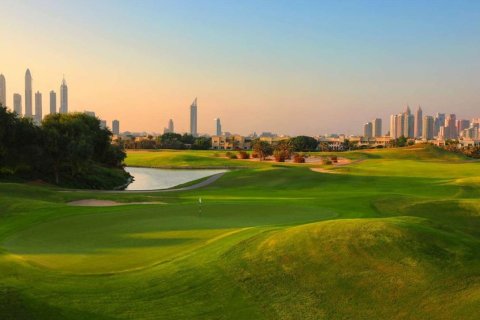 Lägenhet till försäljning i Emirates Hills, Dubai, UAE 2 sovrum, 107 kvm Nr. 652677 - fotografi 11