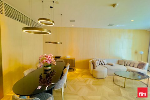 Apartment in Palm Jumeirah, Dubai, UAE 3 bedrooms, 216 sq.m. № 668976 - photo 1