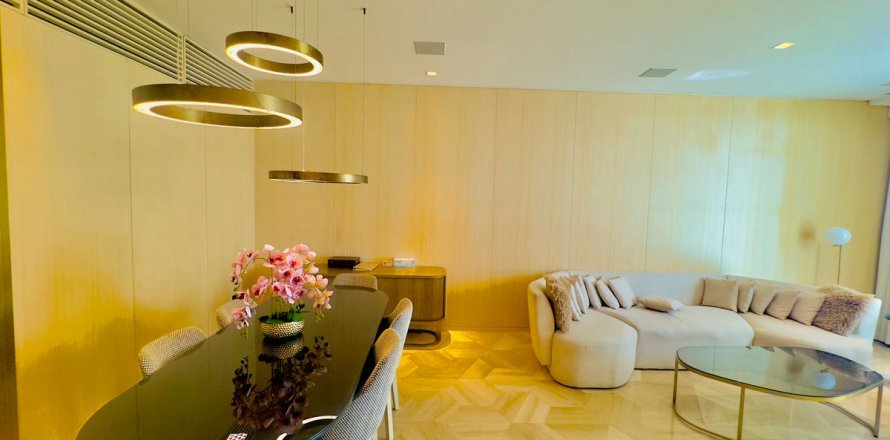 Apartment in Palm Jumeirah, Dubai, UAE 3 bedrooms, 216 sq.m. № 668976