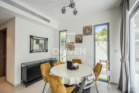 Kaupunkipientalo Tilal Al Ghaf, Dubai, Arabiemiraatit 4 makuuhuonetta, 205.22 m2 № 746888 - kuva 3
