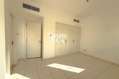 Villa para arrendamento em The Springs, Dubai, EAU 2 quartos, 264 m2 № 758928 - foto 8