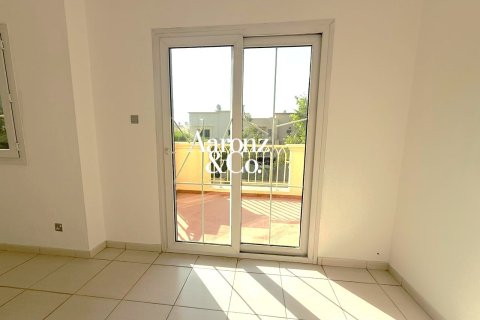 Villa para arrendamento em The Springs, Dubai, EAU 2 quartos, 264 m2 № 758928 - foto 10