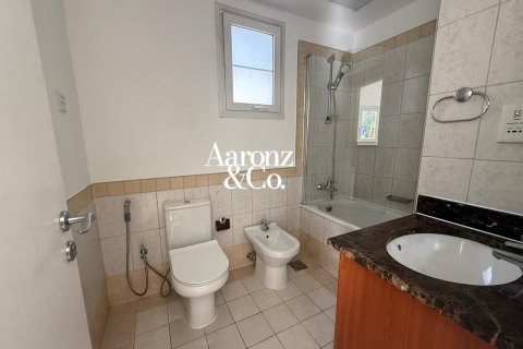 Villa para arrendamento em The Springs, Dubai, EAU 2 quartos, 264 m2 № 758928 - foto 15