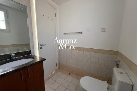 Villa para arrendamento em The Springs, Dubai, EAU 2 quartos, 264 m2 № 758928 - foto 14