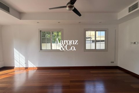 Villa para arrendamento em The Springs, Dubai, EAU 2 quartos, 264 m2 № 758928 - foto 5