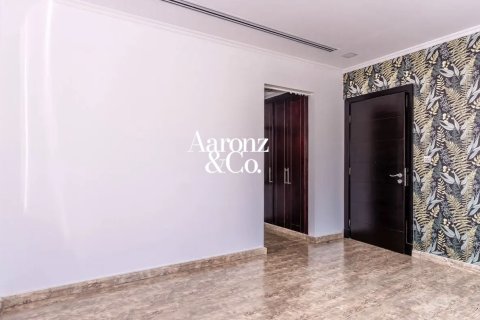 Villa en alquiler en Jumeirah Park, Dubai, EAU 4 dormitorios, 740 m2 № 758927 - foto 9