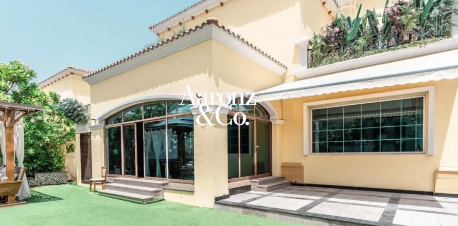 Villa en Jumeirah Park, Dubai, EAU 4 dormitorios, 740 m² № 758927