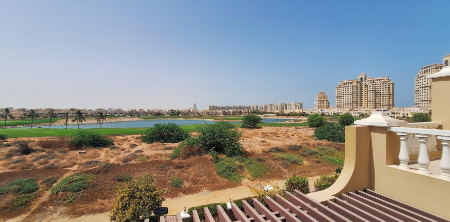 Adosado en Al Hamra Village, Ras Al Khaimah, EAU 3 dormitorios, 263 m² № 656303