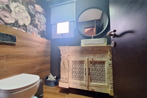 Adosado en venta en Al Hamra Village, Ras Al Khaimah, EAU 3 dormitorios, 263 m2 № 656303 - foto 8