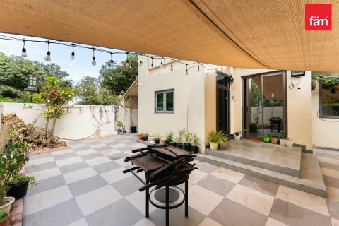 Villa in Reem, Dubai, UAE 3 bedrooms, 249.5 sq.m. № 699676