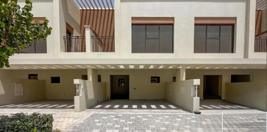 Adosado en Damac Lagoons, Dubai, EAU 3 dormitorios, 144 m² № 761237