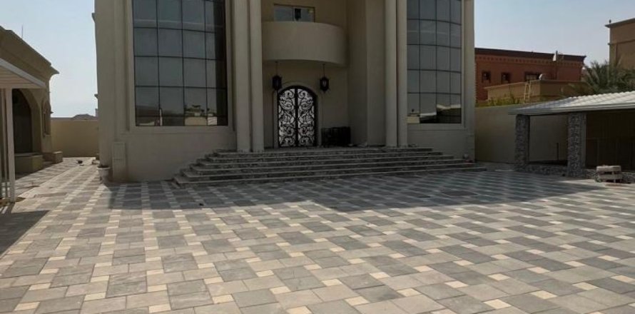 Villa in Seih Al Uraibi, Ras Al Khaimah, VAE: 6 Schlafzimmer, 1394 m2 Nr. 735061