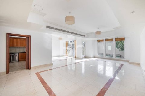 Villa para venda em Dubai Marina, Dubai, EAU 3 quartos, 408 m2 № 643663 - foto 1