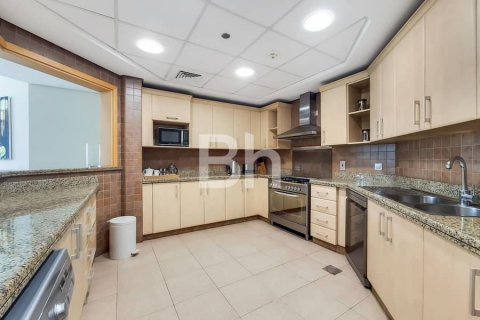 Huoneisto Palm Jumeirah, Dubai, Arabiemiraatit 3 makuuhuonetta, 206 m2 № 643660 - kuva 2