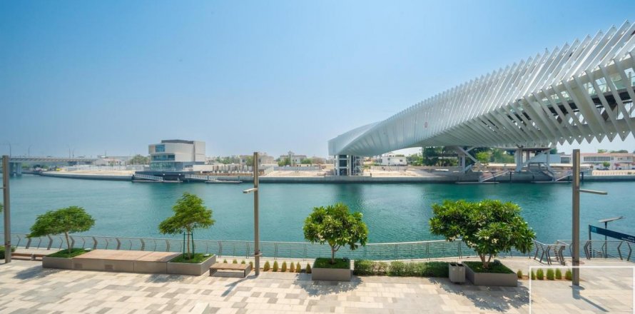 Apartament w Jumeirah, Dubai, ZEA 3 sypialnie, 422 mkw. nr 635290