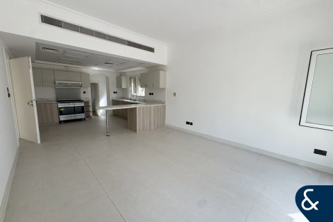 Villa te huur in Meadows, Dubai, VAE 5 slaapkamers, 353 vr.m., nr 688781 - foto 5