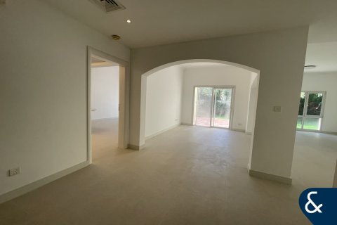 ویلا برای اجاره در Meadows، Dubai، امارات متحده عربی 5 خوابه ، 353 متر مربع ، شماره 688781 - تصویر 5