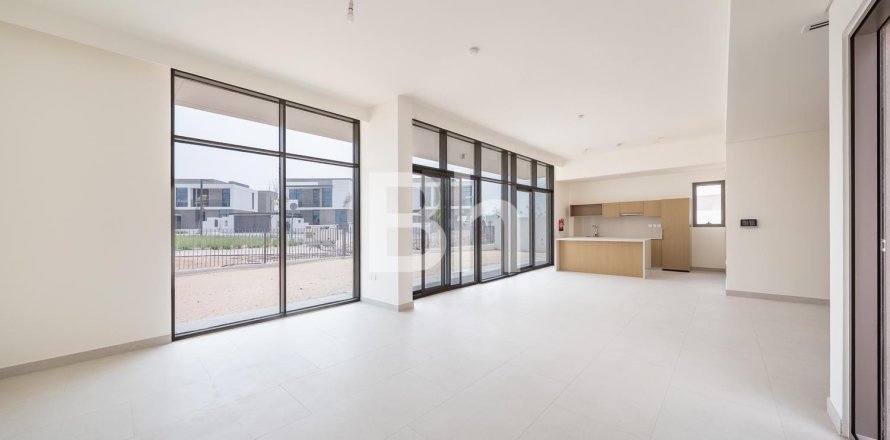 Villa en Al Furjan, Dubai, EAU 5 dormitorios, 454.95 m² № 759839