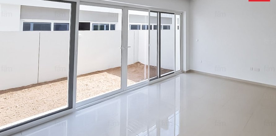 Townhouse sa Dubai, UAE 4 silid-tulugan, 112.2 sq.m. № 705628