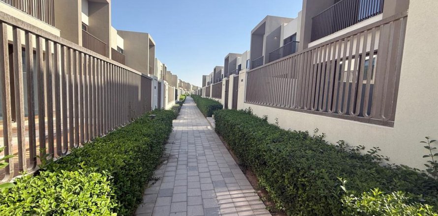 Rumah bandar di Dubai, UAE 4 bilik tidur, 231.5 meter persegi № 668781
